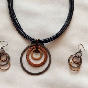 Chicos Set - Choker Necklace Black Leather/Metal Medallion-Wire Pierced Earrings